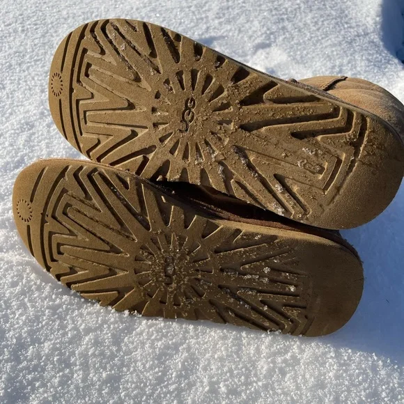 3 for $15 UGG Authentic Classic Size 6 - Picture 5 of 7